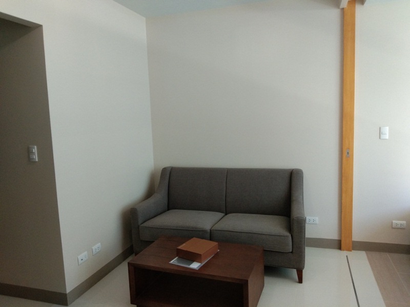 FOR RENT: 1-bedroom furnished condo in One Uptown Fort Bonifacio. New unit