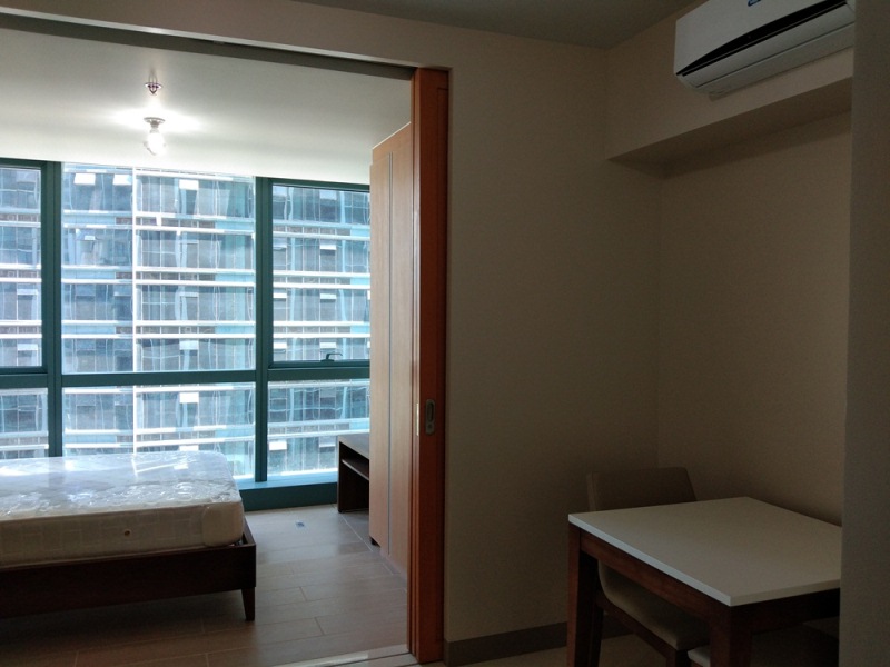 FOR RENT: 1-bedroom furnished condo in One Uptown Fort Bonifacio. New unit