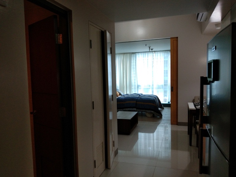 FOR RENT: 1-bedroom furnished condo in One Uptown Fort Bonifacio. New unit