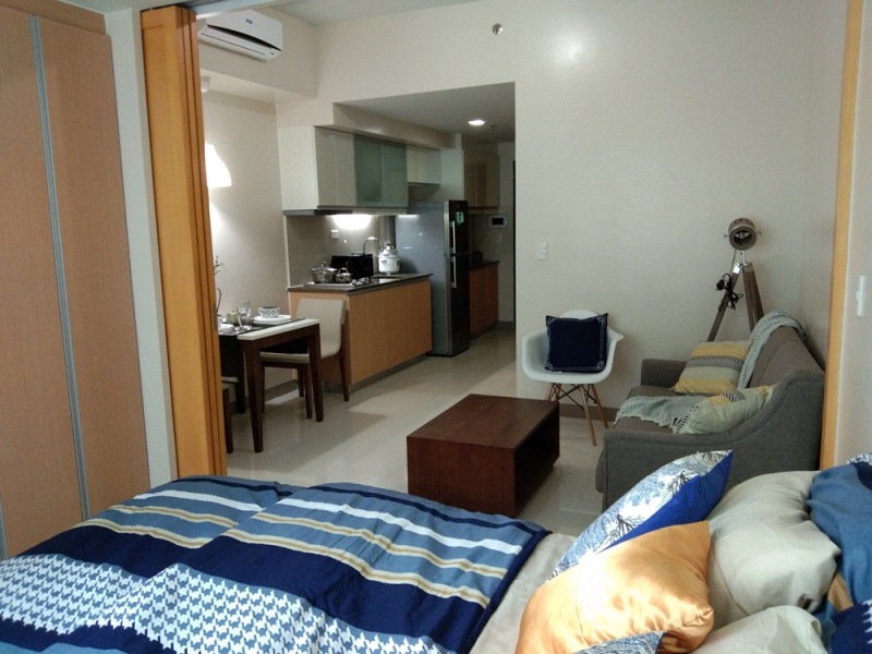 FOR RENT: 1-bedroom furnished condo in One Uptown Fort Bonifacio. New unit
