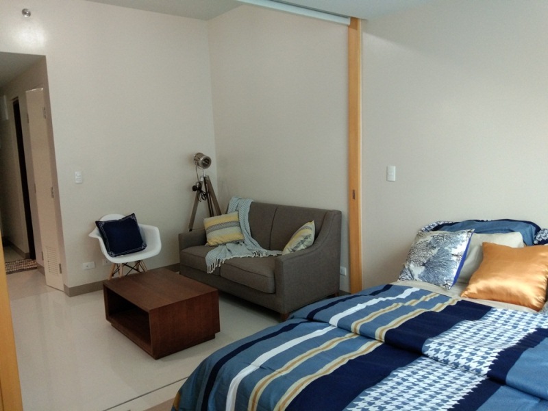 FOR RENT: 1-bedroom furnished condo in One Uptown Fort Bonifacio. New unit