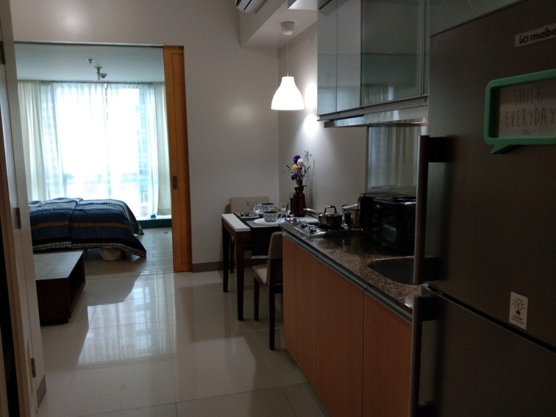 FOR RENT: 1-bedroom furnished condo in One Uptown Fort Bonifacio. New unit