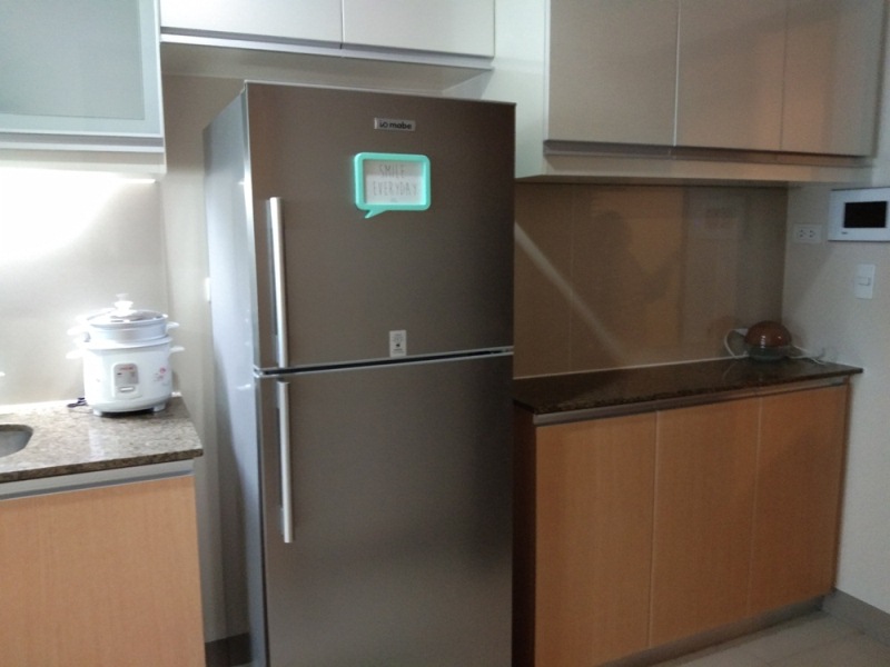 FOR RENT: 1-bedroom furnished condo in One Uptown Fort Bonifacio. New unit