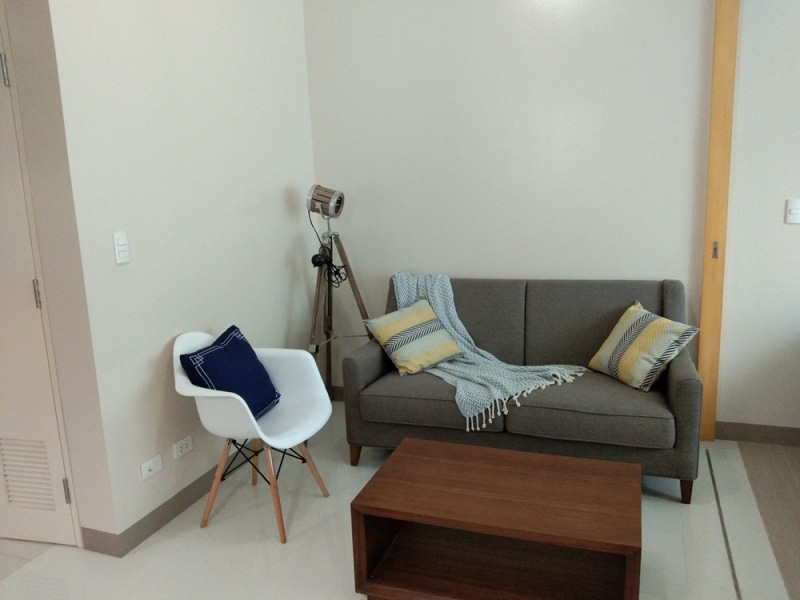 FOR RENT: 1-bedroom furnished condo in One Uptown Fort Bonifacio. New unit