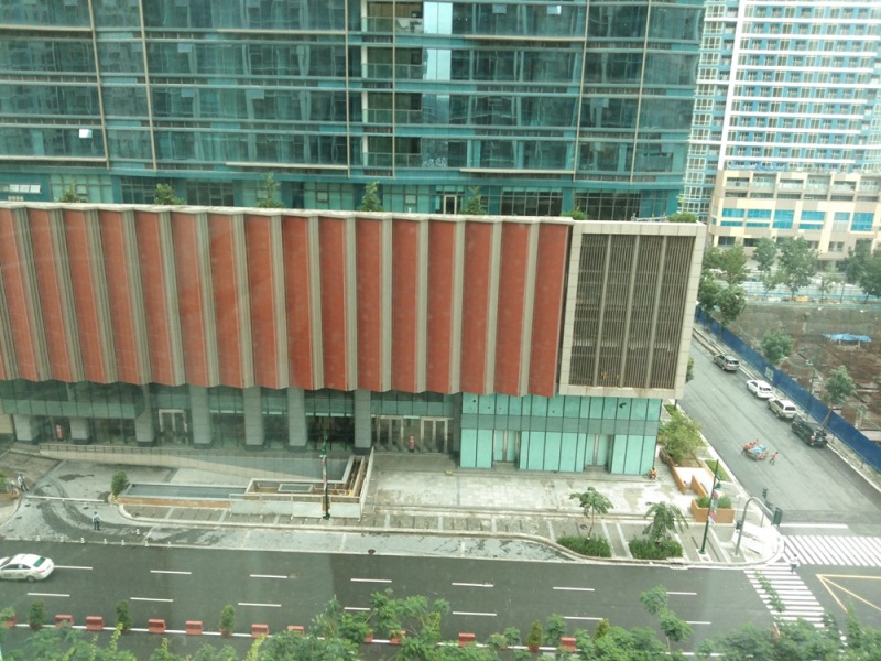 FOR RENT: 1-bedroom furnished condo in One Uptown Fort Bonifacio. New unit