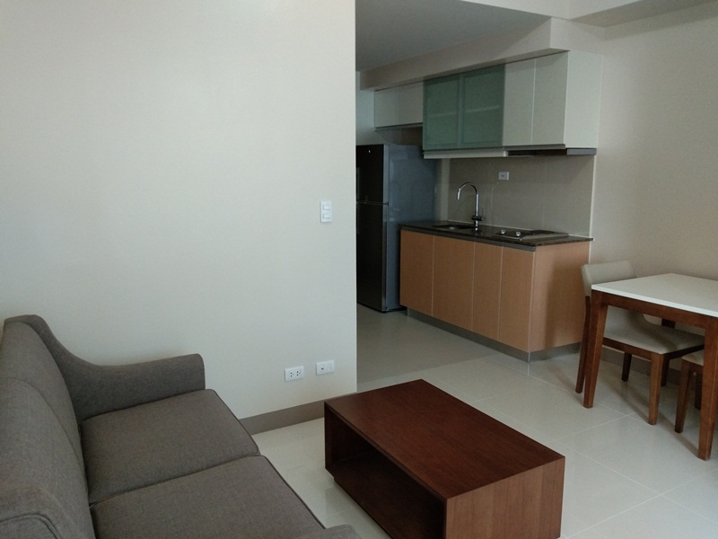 FOR RENT: 1-bedroom furnished condo in One Uptown Fort Bonifacio. New unit