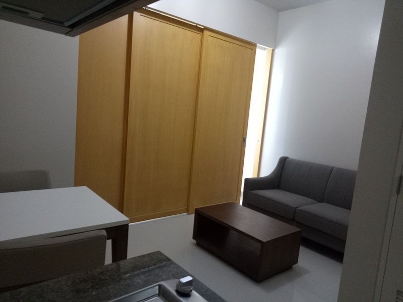 FOR RENT: 1-bedroom furnished condo in One Uptown Fort Bonifacio. New unit