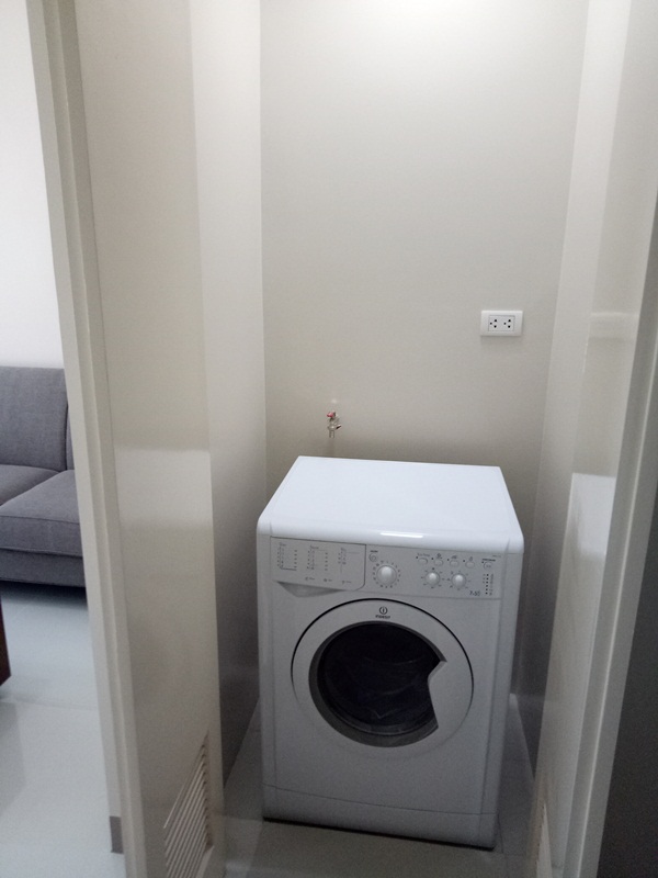 FOR RENT: 1-bedroom furnished condo in One Uptown Fort Bonifacio. New unit