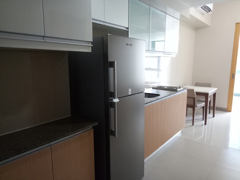 FOR RENT: 1-bedroom furnished condo in One Uptown Fort Bonifacio. New unit