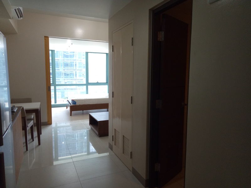 FOR RENT: 1-bedroom furnished condo in One Uptown Fort Bonifacio. New unit