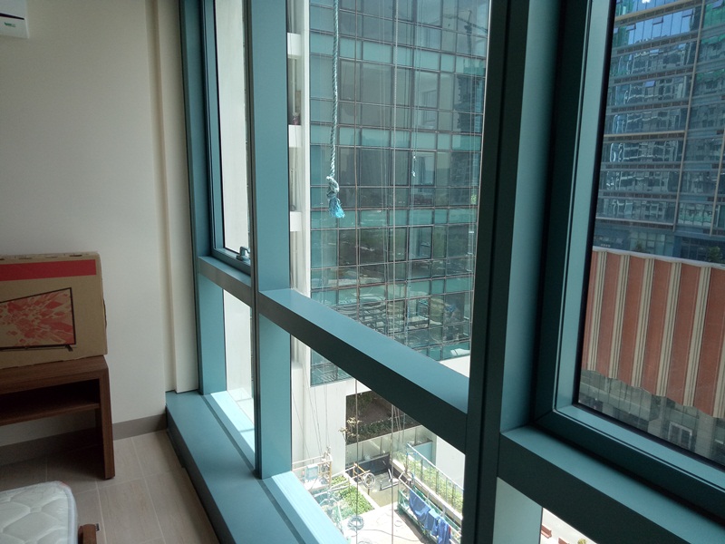 FOR RENT: 1-bedroom furnished condo in One Uptown Fort Bonifacio. New unit