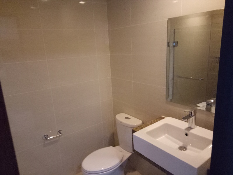 FOR RENT: 1-bedroom furnished condo in One Uptown Fort Bonifacio. New unit