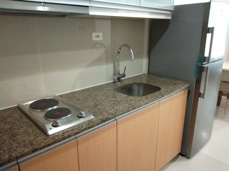 FOR RENT: 1-bedroom furnished condo with parking in One Uptown Fort Bonifacio