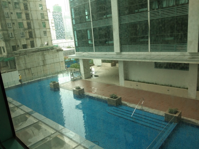 FOR RENT: 1-bedroom furnished condo with parking in One Uptown Fort Bonifacio