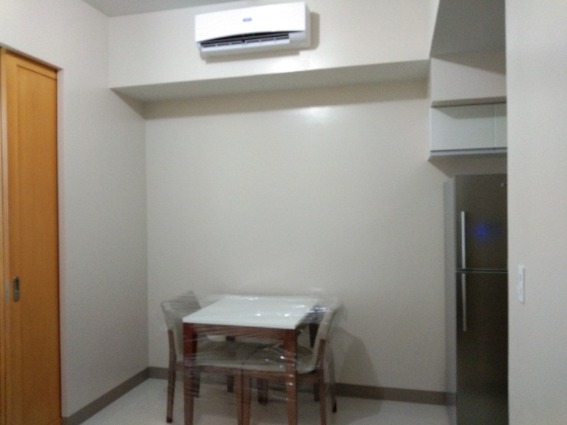 BRAND NEW: 1-bedroom furnished in One Uptown Fort Bonifacio condo for rent