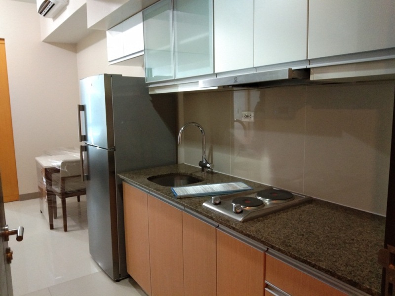 BRAND NEW: 1-bedroom furnished in One Uptown Fort Bonifacio condo for rent