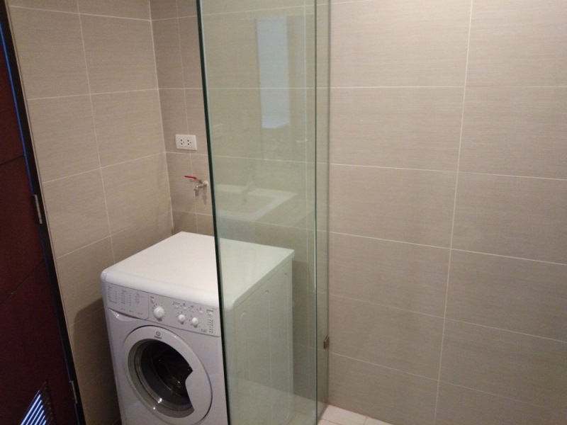 BRAND NEW: 1-bedroom furnished in One Uptown Fort Bonifacio condo for rent