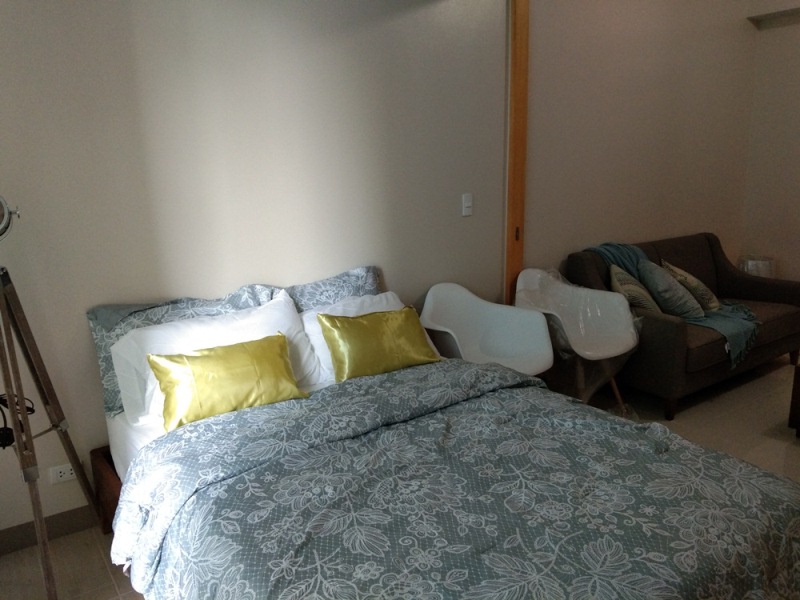 FOR RENT: 1-bedroom furnished condo in One Uptown Fort Bonifacio. New unit