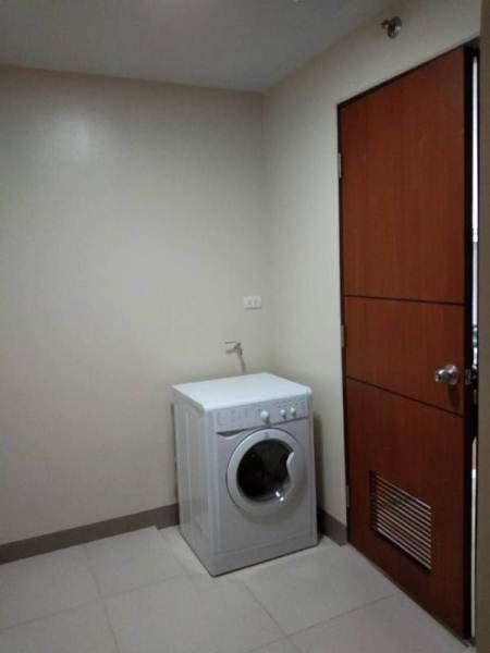 NEW UNIT: 2-bedroom furnished in One Uptown Fort Bonifacio condo for rent