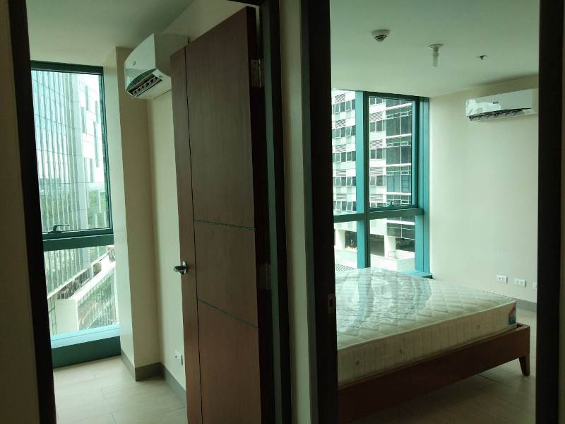 NEW UNIT: 2-bedroom furnished in One Uptown Fort Bonifacio condo for rent