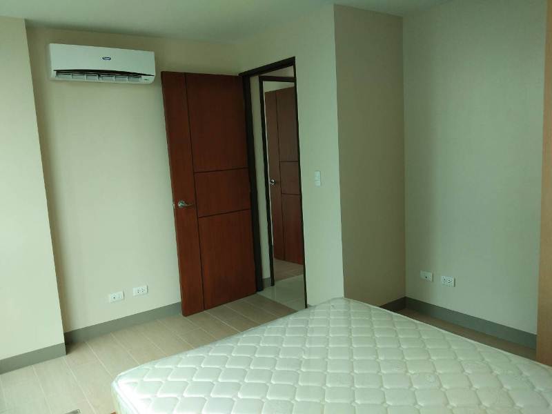 NEW UNIT: 2-bedroom furnished in One Uptown Fort Bonifacio condo for rent