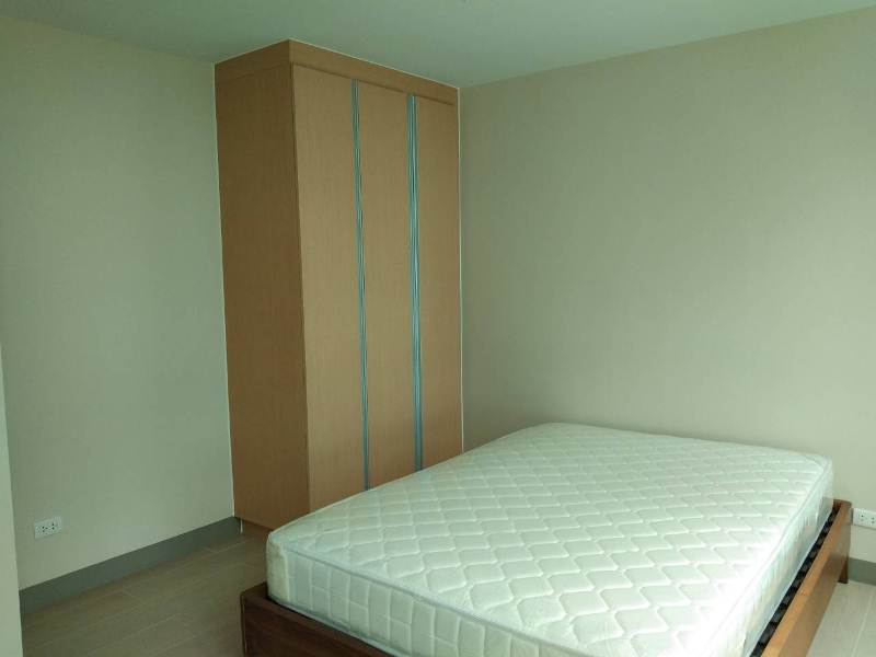 NEW UNIT: 2-bedroom furnished in One Uptown Fort Bonifacio condo for rent