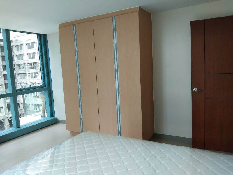 NEW UNIT: 2-bedroom furnished in One Uptown Fort Bonifacio condo for rent